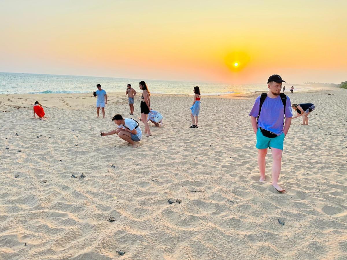 Shine Wave Turtle Beach Tangalle Esterno foto